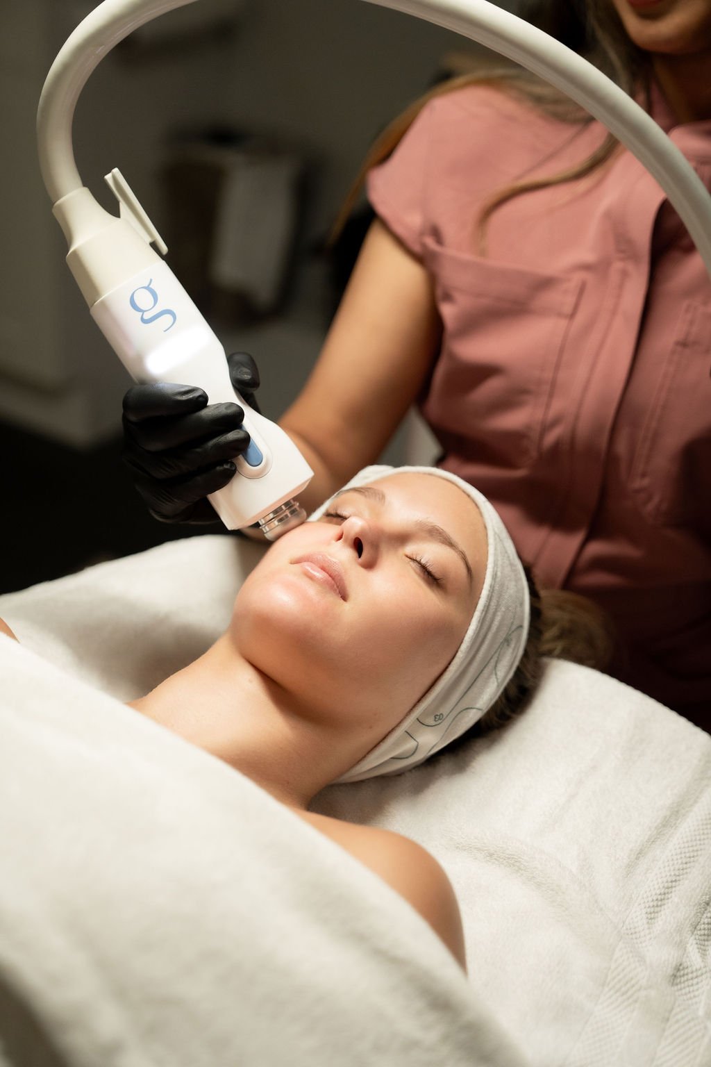 Brow shaping, precise at Drip’n Wax & Spa